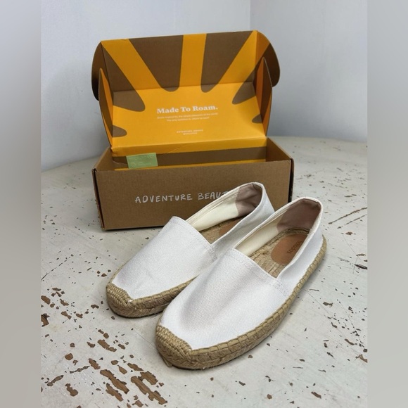 BRAND NEW - WHITE SOLUDOS - Picture 6 of 6